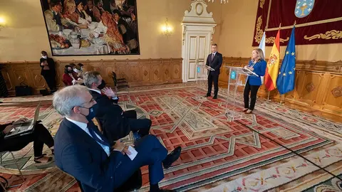 El titular del Gobierno gallego mantuvo hoy una reunión con la vicepresidenta primera y ministra de Asuntos Económicos y Transformación Digital.