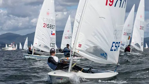 Los estandar Reboreda (Portosín),Prikryl (Chequia),Carreras (La Coruña),González(Gijón),Gonçalves (Povoa). PEDRO SEOANE. 