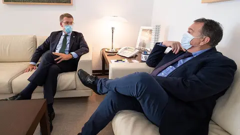 El titular del Gobierno gallego se reunió esta semana con Juan Antonio Muñoz Codina, responsable del Polo del Grupo Stellantis dedicado a la producción de vehículos comerciales ligeros.