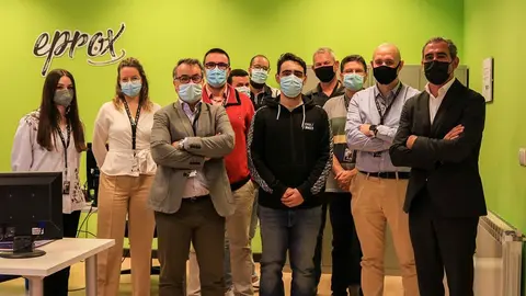 El director general de Comercio y Consumo, Manuel Heredia, visitó hoy en San Cibrao das Viñas las instalaciones de esta empresa que ya presta servicio a más de 600 comercios locales.