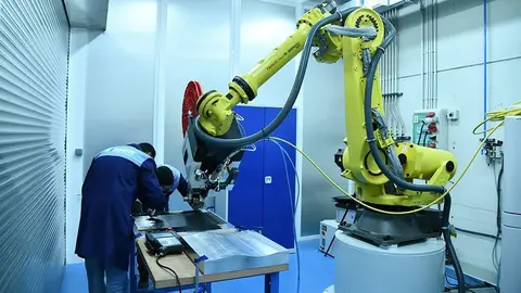 ▪	DOMMINIO tiene por objetivo desarrollar una innovadora metodología basada en datos para diseñar, mantener y precertificar estructuras aeronáuticas multifuncionales e inteligentes a través de un sistema de fabricación multietapa rentable, flexible y altamente digitalizado.