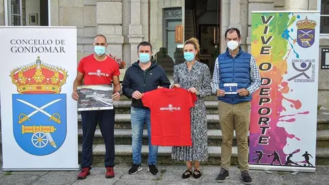 Desde la izqda.: José Comesaña, organizador; José Manuel Chamorro, concejal de seguridad, tráfico y movilidad; Nuria Lameiro, concejala de deportes; Alejandro Hernández, organizador. © CLARA GIRALDO / GRAVA.