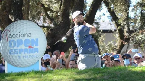 Jon Rahm vuelve a enloquecer al público en el ACCIONA Open de España presented by Madrid.