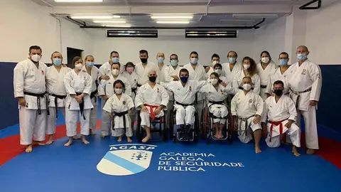 A selección galega de para-karate conta neste intre con tres deportistas: Iván Pazos (discapacidade intelectual), Marcos Movilla (discapacidade física) e Cristy Tojo (discapacidade visual) que ademais é deportista galega de alto nivel.