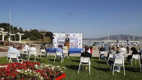 Recepción a los pilotos, comisarios, xuíces, patrocinadores e colaboradores do Campionato de España, de Europa e do Mundo de Endurance que terán lugar en Baiona. ARCHIVO.
