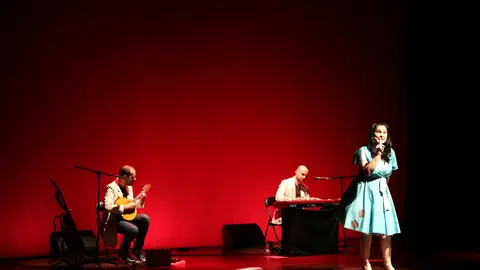 A música de Golfiños encherá este venres o Teatro Municipal.