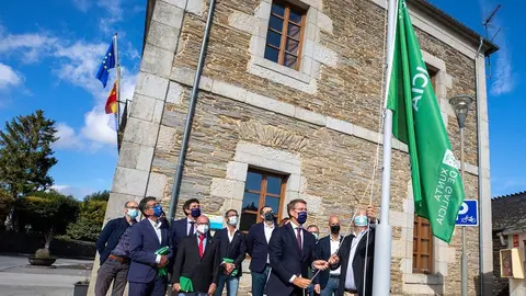 El titular del Gobierno gallego participó este mediodía en la entrega de las Banderas Verdes 2021.