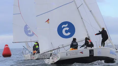  Las tripulaciones de Gijón y de La Coruña. MANUEL PEDRO. 