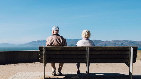 España ocupará la séptima posición mundial, con una predicción de expectativa de vida de 92 años para los hombres y 94 años para las mujeres.
