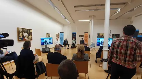 La directora general de Planificación Energética y Recursos Naturales, Paula Uría, participó en una jornada en Ourense sobre energías limpias en la que informó de que el Gobierno gallego viene de ampliar las ayudas destinadas a mejorar la eficiencia energética en empresas hasta los 31 M€.