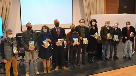Presentación do libro A lingua en 2050, un volume colectivo ideado e coordinado polo sociolingüista e profesor da Universidade de Vigo Fernando Ramallo, que recolle as reflexións, as inquedanzas e os desexos de 25 persoeiros ligados á lingua sobre a situación do galego no 2050.