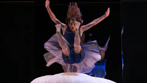 María Torres dirixe este espectáculo inspirado no estética do Ballet Triádico de Oskar Schelemmer. @MILA ERCOLI.