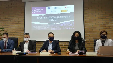 Na sesión inaugural participaron o Director do Igape, Fernando Guldrís; a 
tenente de Alcaldesa do Concello de Lugo, Ana Mª González Abelleira; o Deputado 
Provincial de Promoción Económica e Social, Pablo Rivera Capón; o Adxunto á Vicerreitoría 
de Coordinación do Campus de Lugo, Jesús Varela Zapata; e a Directora do Grupo GEM 
Galicia, Loreto Fernández, ámbolos dous da Universidade de Santiago de Compostela.