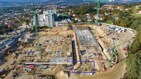 Se trata de habilitar el espacio para la instalación de dos aceleradores lineales de electrones para los tratamientos de radioterapia de pacientes oncológicos, tecnología de última generación que consigue los más altos estándares en estos tratamientos.