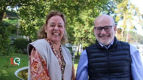 Trini Puente y Alberto Baselga, autores de 'Sexo para inconformistas', en el Centro de Estudios Superiores Aloya, en Vigo. 