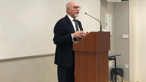 El director xeral de Educación e Formación Profesional, José Luís Mira, impulsa la iniciativa con el fuerte respaldo de las empresas.