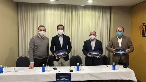 La publicación cuenta con 142 imágenes inéditas, realizadas por el fotógrafo Adolfo 
Enríquez, para la promoción del patrimonio natural y cultural de los 10 municipios 
integrantes del GDR Sil-Bibei-Navea. 