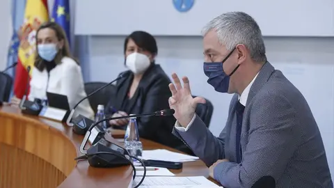 El secretario general de Política Lingüística presentó en el Parlamento el informe anual de seguimiento de esta ley para el aprovechamiento de los vínculos con la lusofonía.