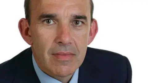 El nuevo delegado, Senén Ferreiro, estrenará nombre y logo de la entidad, en territorio gallego, que cambia de nombre para poner el foco en los aspectos Ambientales, Sociales y de Gobernanza (ASG), pero mantiene intactos sus orígenes y su misión.