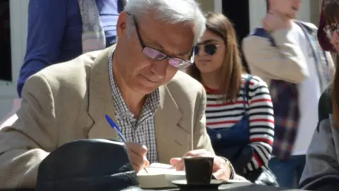 Xosé Monteagudo impúxose coa súa novela Eternity, seleccionada polo xurado entre as 36 obras orixinais e inéditas en lingua galega que concorreron a esta XV edición do certame.