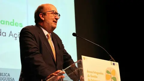 Ministro de Medio Ambiente y Acción por el Clima, João Pedro Matos Fernandes, en la ceremonia de firma de los contratos del programa de las 23 Áreas Integradas de Gestión del Paisaje, 