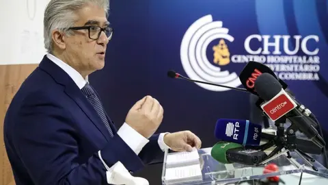 El subsecretario de Estado y Salud, António Lacerda Sales, participa en la recepción de nuevos internos en el Centro Hospitalario Universitario de Coimbra.