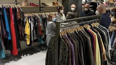 Ángeles Vázquez salienta que están dirixidas pemes, autónomos, asociacións e fundacións que queiran poñer en marcha ou ampliar instalacións para a preparación ou reutilización destes residuos.