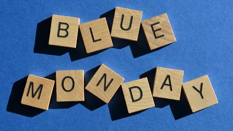 Hoy, tercer lunes de enero, se conoce como el "Blue Monday", el día más triste del año. Ya sea por las Navidades, el clima, la motivación o cualquier otro motivo, lo cierto es que la vuelta de las vacaciones es dura para todos y que volver a adaptarse a la rutina se hace, a veces, cuesta arriba. Por ello, Herbalife Nutrition ofrece una serie de consejos para poder superar este lunes de la mejor.