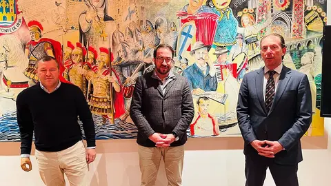 O vereador, Paulo Barreiro de Sousa (c), o empresario Filipe Pimenta (e) e presidente da Federação Equestre Portuguesa, Bruno Rente.