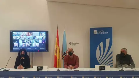 l secretario general de Cultura, Anxo M. Lorenzo, mantuvo hoy un encuentro con representantes de los ayuntamientos y entidades sin ánimo de lucro que podrán ser beneficiarias de la iniciativa para dar información detallada y resolver dudas.