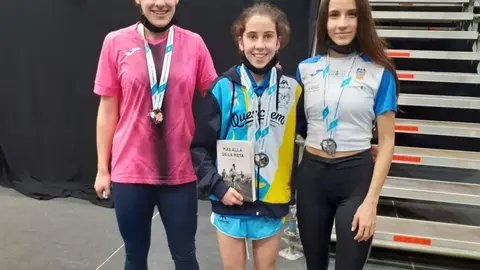 Os 800 m. resultou ser un dos pratos fortes da competición na categoría feminina. Novamente Xela Martínez da Atlética Lucense, daba mostras do seu enorme talento impoñéndose nada menos que a Raquel Meaños que a facían rematar cun sencional crono de de 2:09.40 o que representa un novo récord galego Sub18, quedando ás portas do récord de España (2:09.09).