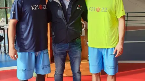 O delegado territorial da Xunta, Javier Arias, visitou esta mañá ao equipo tralo último adestramento antes de viaxar a Granada.