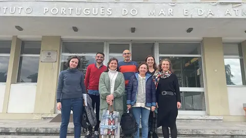 reforzar la colaboración de los dos organismos investigadores en materia de control de la producción de moluscos bivalvos.