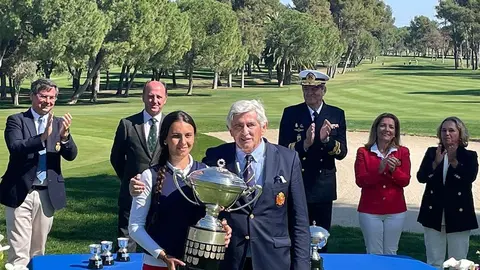 Cayetana Fernández ha incrementado la brillantez de su currículo deportivo con este importante triunfo en la Copa S. M. La Reina.