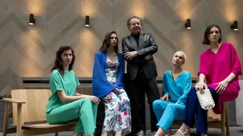 Verino ha presentado su colección SS22 junto a Cristina Mariño y Dora Casal, las dos mujeres que lideraran la marca los siguientes 40 años.