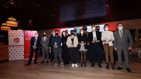 El vicepresidente primero de la Xunta asistió esta tarde a la gala de los XXV Premio Joven Empresario del Año, que organiza AJE Pontevedra y en la que entregó el Premio Honorífico al presidente de las bodegas Martín Códax, Xoan Allegue.