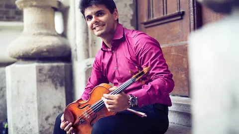 El violinista Robert Lakatos.