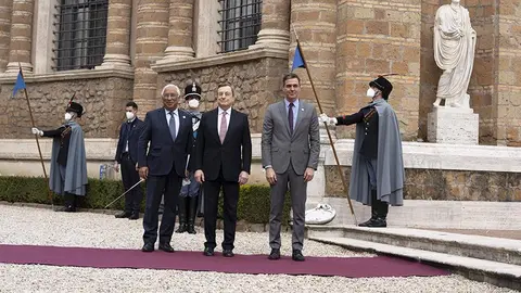 Primeiro-Ministro Ant&oacute;nio Costa com os Chefes de Governo de It&aacute;lia, Mario Draghi, e de Espanha, Pedro Sanchez, para discutir medidas de controlo dos pre&ccedil;os das energias, Roma.