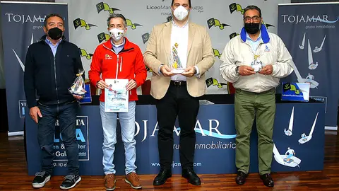 El presidente del Liceo boucense, Miguel Pereira, contó con la asistencia de Iván Prieto, CEO de Tojamar, así como la del presidente de la Real Federación Gallega de Vela, Manuel Villaverde, y el Comodoro José Manuel Estévez.