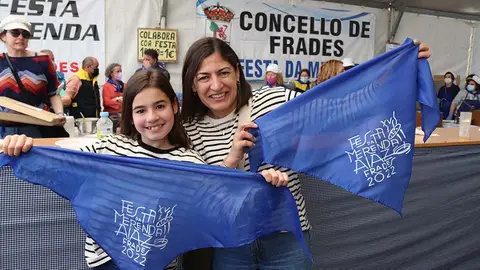 Para colaborar coa asociación podíase mercar un pano.