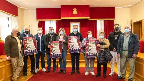Na presentación participaban Juana Dávila e Conchi Pereira do grupos de teatro San Fins de Rebordáns; Yeray Vergara e Secundino Domíguez de Aloia de Pazos de Reis; Maximino Fernández e Miguez Pérez de Atalaia do Centro Sociocomunitario de Tui; e Carlos Alfaya e Alberto Sánchez de Chirlomirlo de Randufe.