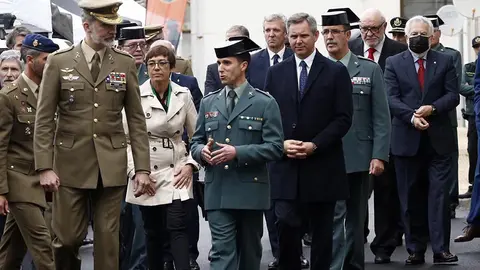 El Rey de España Felipe VI, visita el puesto de la Guardia Civil de Saria, donde conoció los medios que actúan en el Camino de Santiago.