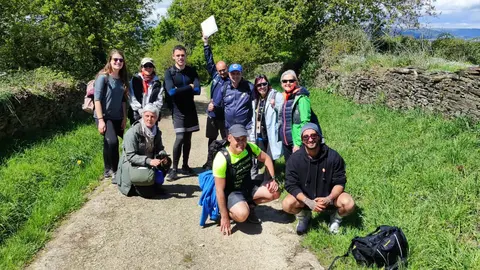 Baixo o lema 12 etapas, 12 retos, os participantes, co apoio do mentor ou mentora, que se adapta á realidade de cada emprendedor, melloran os seus proxectos e xeran contactos profesionais para avaliar o seu modelo de negocio.