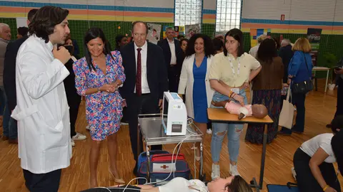 O director xeral de Centros e Recursos Humanos, Jesús Álvarez Bértolo, visitouna este mediodía.