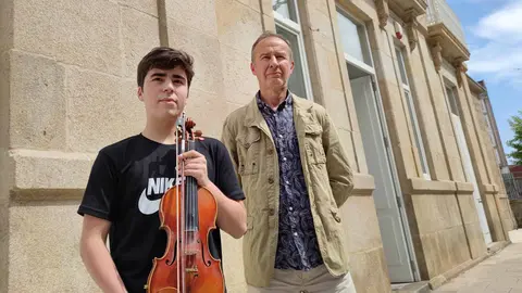 O alumno Zeus Alfaya Fontán e o profesor Serguei Maximov.