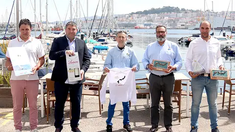 El presidente de la Real Federación Gallega de Vela, Manuel Villaverde; el gerente de Adegas Ladairo, Víctor López; el CEO de TuyPan, Marcos Pérez; el representante de DeckMarine, Javier Montenegro; y el presidente del Liceo, Miguel Pereira.
