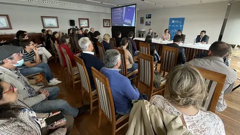 A conselleira de Medio Ambiente, Territorio e Vivenda, o delegado da Xunta na provincia e o director do IGVS estiveron hoxe en Sanxenxo no marco do foro #ConstruíndoFogar.