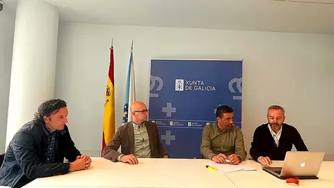 El delegado territorial en Pontevedra, Luis López, mantuvo esta mañana una reunión del trabajo con el director de esta iniciativa, Pedro Calaza.