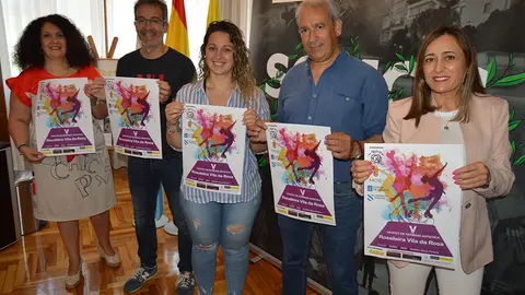 A presidenta do Club Rosaleira, Andrea Conde Rodríguez, o coordinador de deporte escolar en Vigo, José Manuel Freire Piñeiro, o concelleiro de Deportes de Mos, José Areal, e as tamén edís mosenses, Sara Cebreiro e Julia Loureiro.
