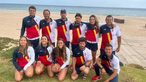 Izq a dcha arriba: Tomás Vieito, Jano Toro, Joaquín Blanco, Ángel Granda, Cristina Pujol y Joel Rodríguez. Abajo: Pilas Lamadrid, Ana Moncada, Andrea Torres, Marcos Fernández y Mateo Sanz.